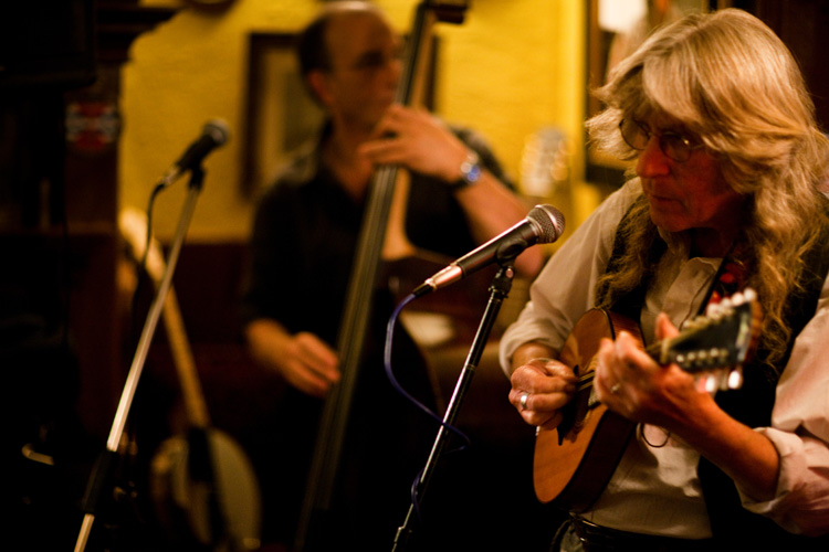 An evening of live music from local artists